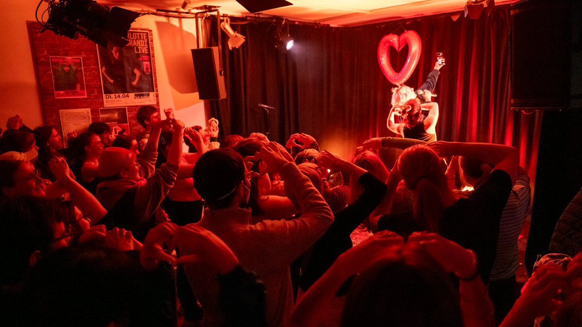 Selfie mit Herzchen.