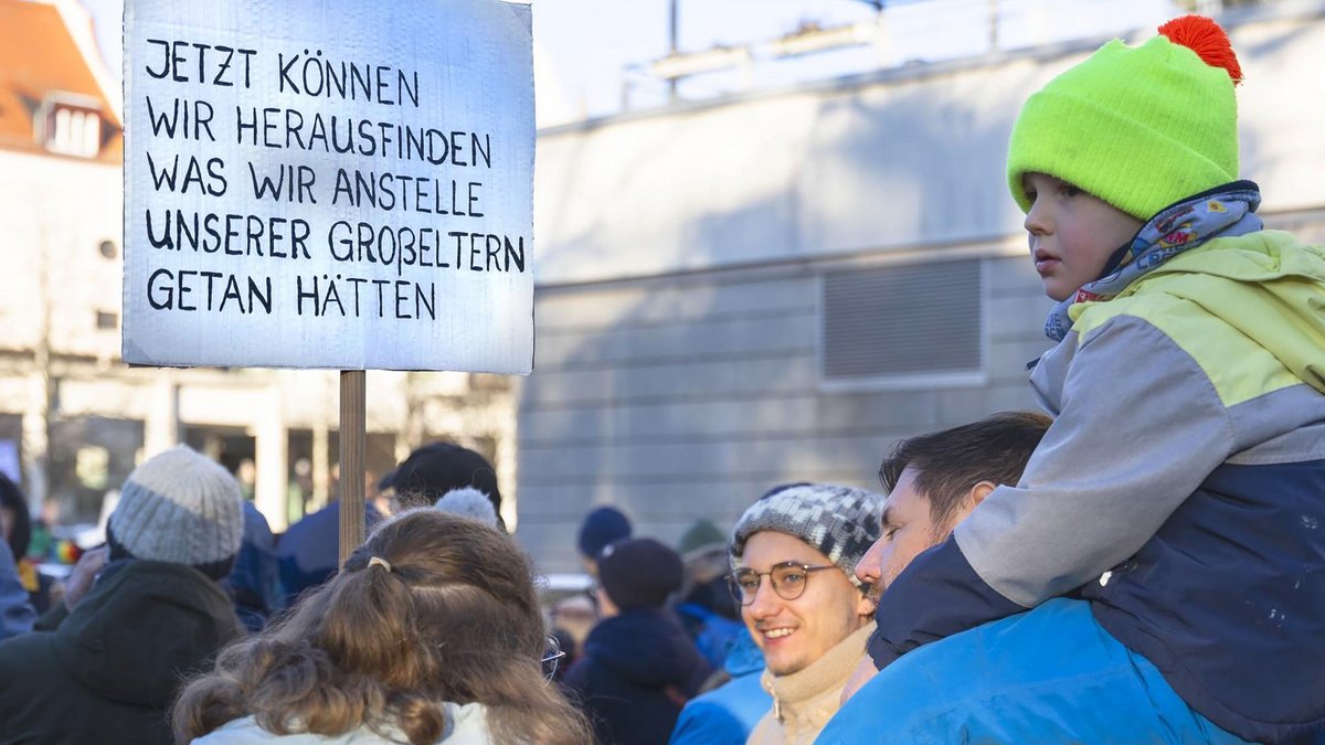 Nie wieder? Am 23. Januar urteilt das Bundesverfassungsgericht zur NPD und sieht Parallelen zum Beginn der NS-Zeit. Foto: Luca Siermann