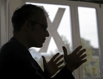 "Ein Briefkasten hat nun mal wenig Angestellte." 