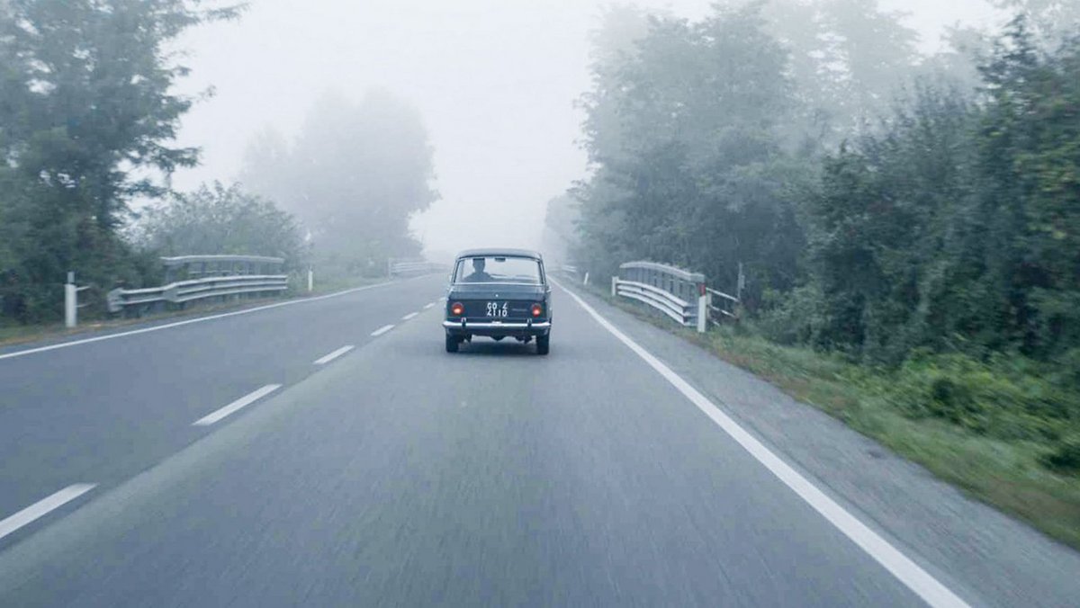 Pier Paolo Pasolini gondelte einst durch das Land, wo die Zitronen blühen. Pepe Danquart ist ihm hinterhergefahren. Filmstills: Neue Visionen Pier Paolo Pasolini gondelte einst durch das Land, wo die Zitronen blühen. Pepe Danquart ist ihm hinterhergefahren. Filmstills: Neue Visionen