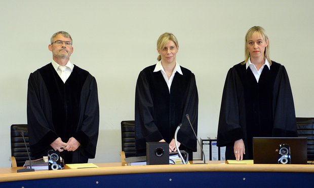 Richter Georg Böckenhoff (von links), Manuela Haußmann und Anna Müller-Nies. 