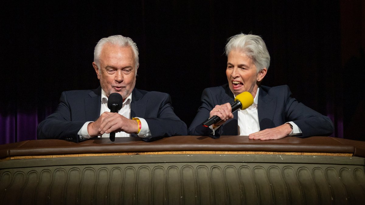 Marie-Agnes Strack-Zimmermann und Wolfgang Kubicki bei einer Comedy-Einlage à la Muppets-Show. Fotos: Julian Rettig