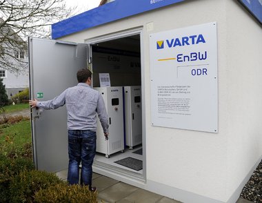 "Spitzenspeicher Nr. 1": Ökostrom aus der Batterie für 20 Haushalte.