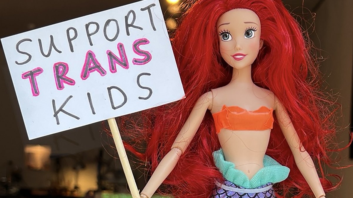 Bringt Rechtsextreme auf die Palme: Barbie mit klarer Botschaft. Foto: privat
