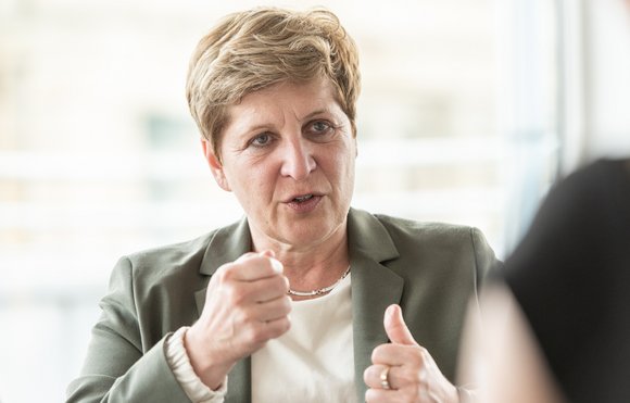 Ministerin Razavi (CDU) befürchtet Abwanderung von Fachkräften. Foto: Jens Volle