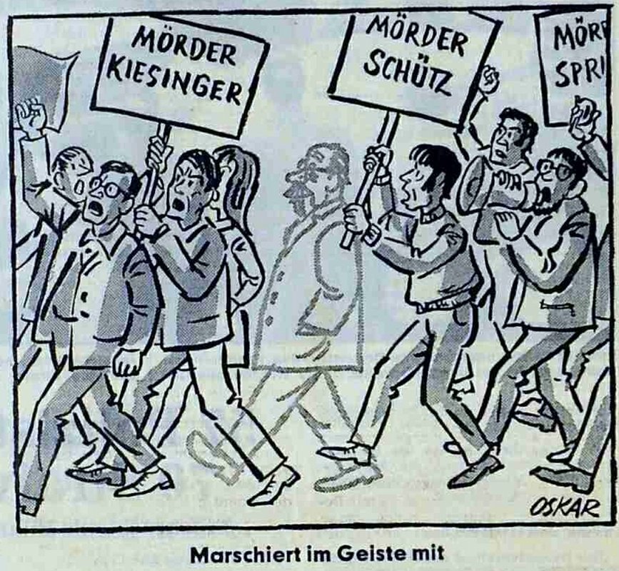 Kurz nach dem Attentat auf Dutschke zeichnet Karikaturist Oskar den DDR-Staatsratsvorsitzenden Walter Ulbricht in die Mitte von Demonstranten ("Berliner Morgenpost", 14. April 1968). Ein Kommentar auf der gleichen Seite fabuliert von aus Ostberlin eingeschleusten "Demonstrierern", was auf eine "schleichende Machtübernahme Ulbrichts in Westberlin" weise.