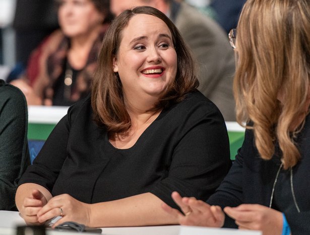 "Mehr Ricarda wagen" empfiehlt Neubauer in ihrer Rede. Ricarda Lang, seit 16.11. Ex-Bundesvorsitzende der Grünen und weiterhin für den Wahlkreis Backnang/Schwäbisch Gmünd im Bundestag.
