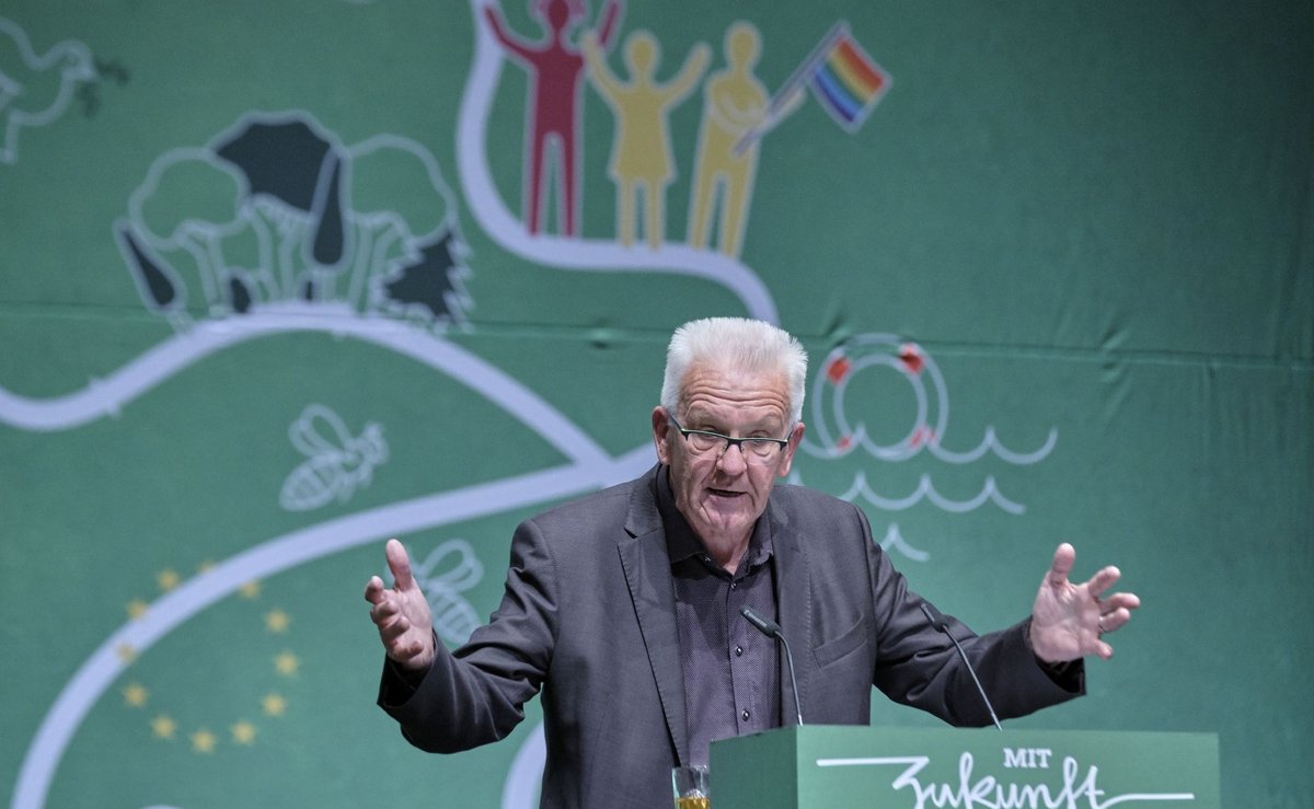 Zeichen der Zeit im Nacken: Ministerpräsident Winfried Kretschmann.