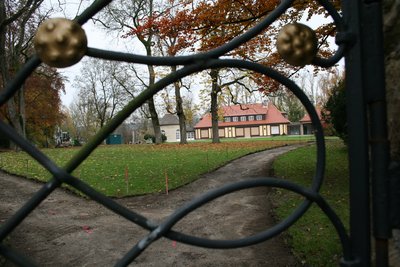 Matthias Bocks ganzer Stolz: die Villa Schwalbenhof mit Park, Veranstaltungsort für die Gärtringer. 