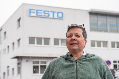 Festo-Betriebsratschefin Kaja Helbig fürchtet um den Standort Esslingen. Foto: Jens Volle Festo-Betriebsratschefin Kaja Helbig fürchtet um den Standort Esslingen. Foto: Jens Volle