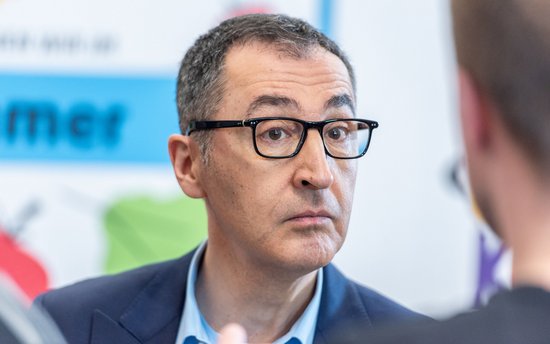 Wo hängt's? Cem Özdemir verweist aufs Bundesverkehrsministerium unter Volker Wissing – FDP. Foto: Jens Volle 