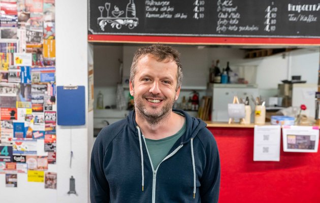 In der Kneipe: Peter Lang. In der Kneipe: Peter Lang.