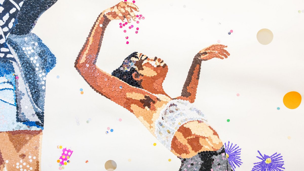 Ngozi Ajah Schommers mit Collagen aus Konfetti auf Papier mit Löchern. Ngozi Ajah Schommers mit Collagen aus Konfetti auf Papier mit Löchern.