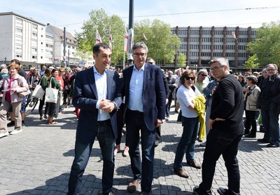 Am Ende half Amtsinhaber Dieter Salomon (Mitte) auch prominente Grünen-Unterstützung nichts.