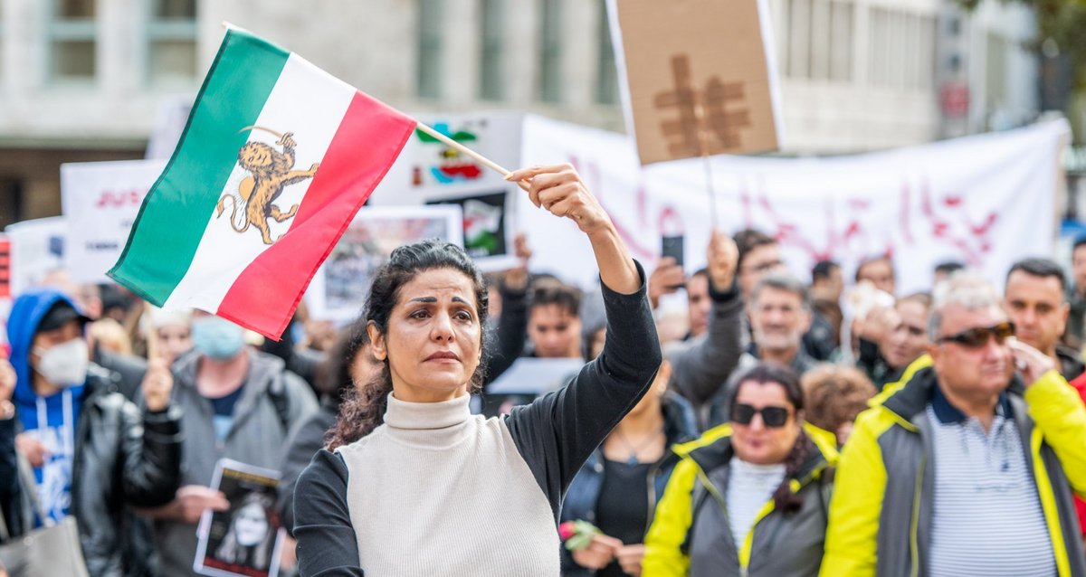 Dabei wurden viele Tränen vergossen.  Dabei wurden viele Tränen vergossen.