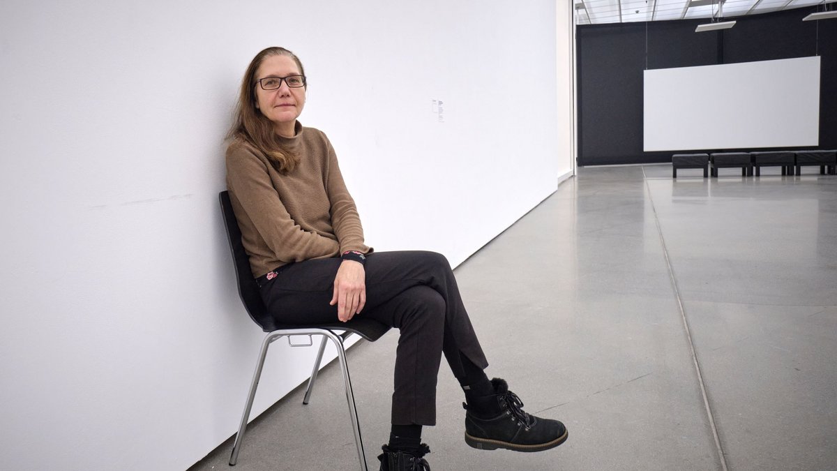 Im leeren Raum zwischen zwei Ausstellungen: WKV-Direktorin Iris Dressler. Foto: Joachim E. Röttgers