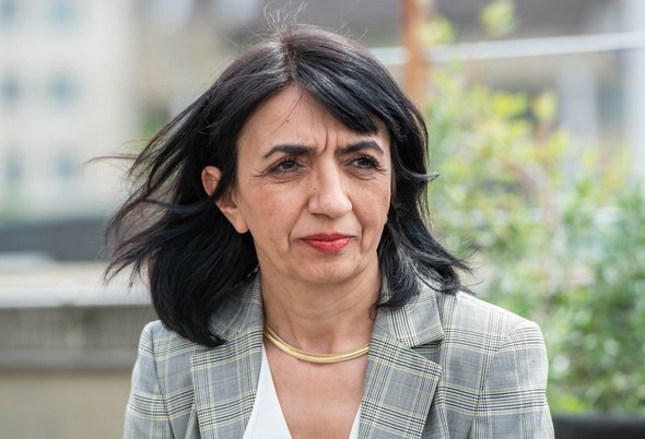 Erste Gesprächspartnerin: Landtagspräsidentin Muhterem Aras, Grüne.