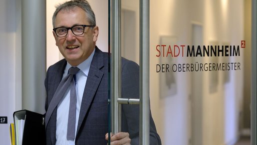 Welche Nebeneinkünfte zum Beispiel Mannheims OB Peter Kurz hat, ist nicht so leicht herauszufinden. Foto: Joachim E. Röttgers Welche Nebeneinkünfte zum Beispiel Mannheims OB Peter Kurz hat, ist nicht so leicht herauszufinden. Foto: Joachim E. Röttgers