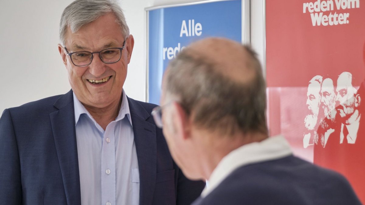 In der Kontext-Redaktion: Bernd Riexinger (links) und Stefan Siller. Foto: Joachim E. Röttgers