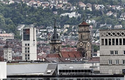 Kirche und Staat: Türme der Macht in der Stuttgarter Innenstadt. Foto: Joachim E. Röttgers