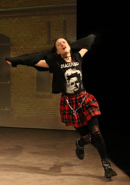 Sally ist 17, essgestört und ziemlich zornig.