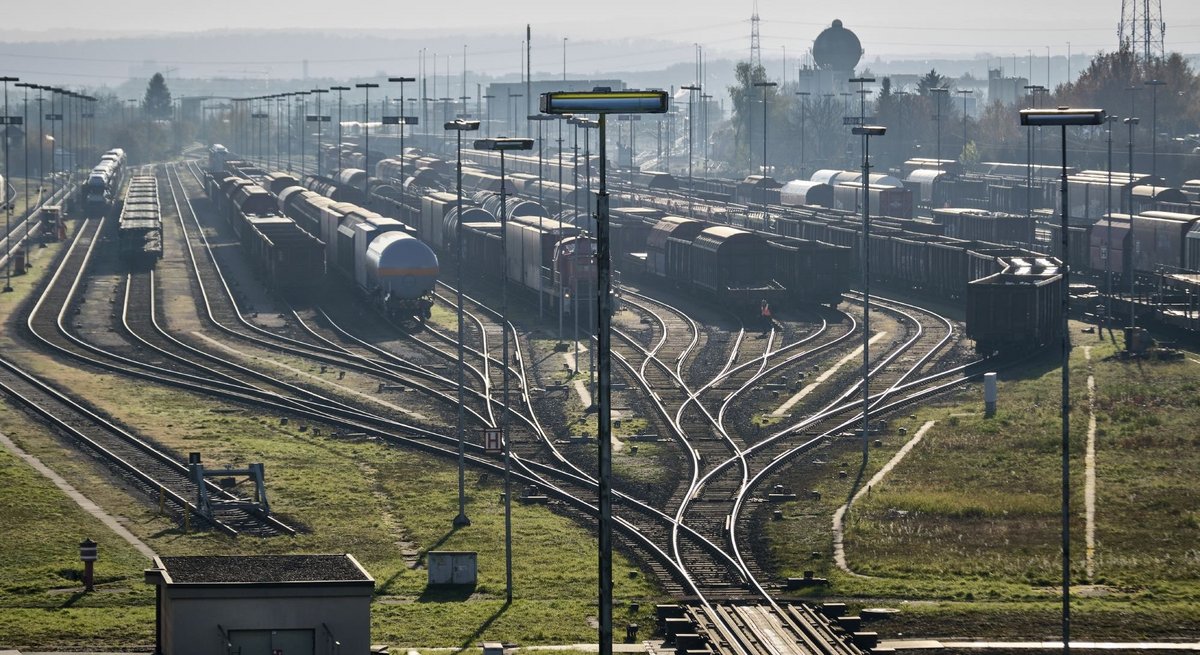 Die Wege der Bahn sind manchmal unergründlich. Foto: Joachim E. Röttgers