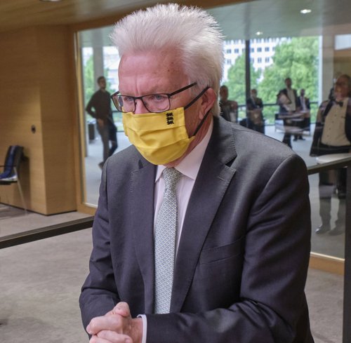 Mehr Kompetenzen? Kretschmann lehnt ab. Mehr Kompetenzen? Kretschmann lehnt ab.