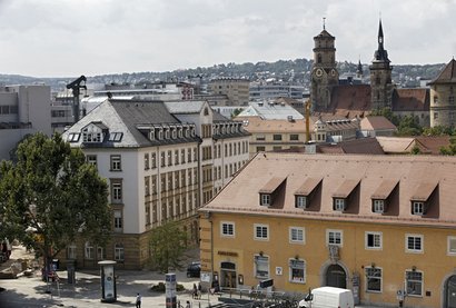 Eine Art Litfasssäule soll auf den Gedenkort aufmerksam machen.
