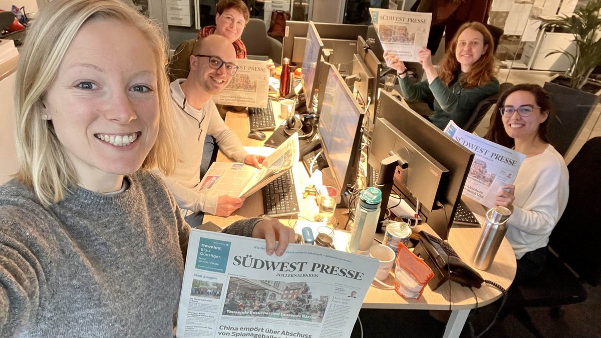 Ein Selfie aus dem Glaskasten: die schnelle Eingreiftruppe der "Südwestpresse". Jung, mehrheitlich weiblich und mit Feuereifer dabei. Foto: privat