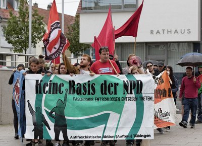 Bunt schlägt Braun: Demo in Meßstetten.