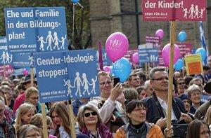 "Demo für alle" in Stuttgart, Oktober 2015. Fotos: Joachim E. Röttgers