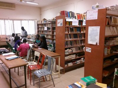 Germanistik-Bibliothek in Burkina Faso.