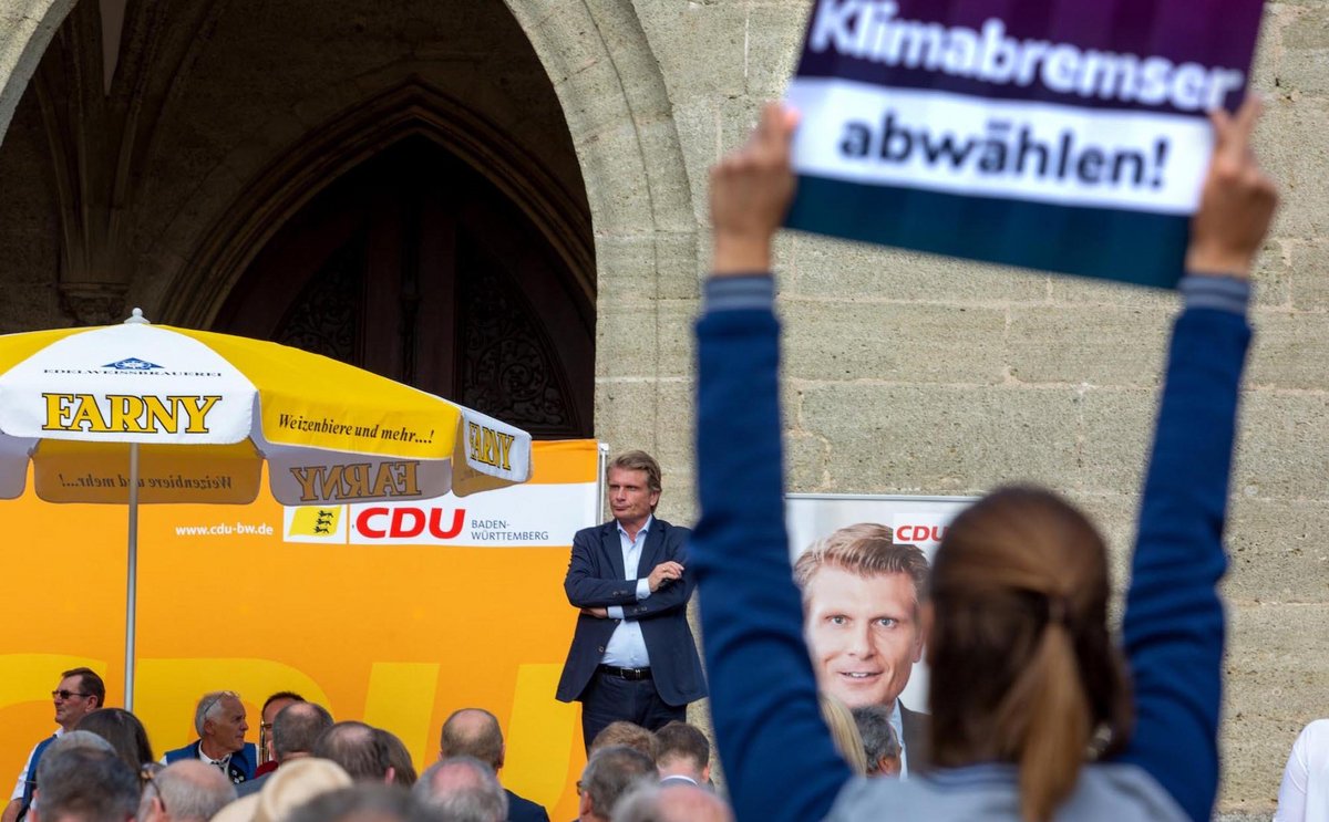 Früher hätte es sowas nicht gegeben: Störaktionen gegen den CDU-Kandidaten in Bad Saulgau. Fotos: Rüdiger Sinn