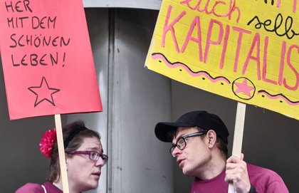 Es geht um nichts weniger als um einen Systemwechsel. Also mindestens einen.