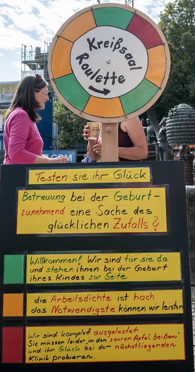 Kreißsaal-Roulette auf dem Sindelfinger Marktplatz. Foto: Jens Volle
