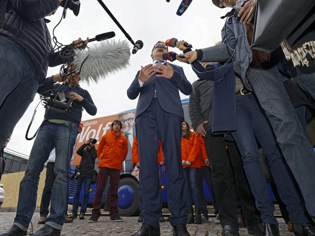 Lebensnah in Bild und Ton? Wolf und sein Team drei Wochen vor der Wahl.