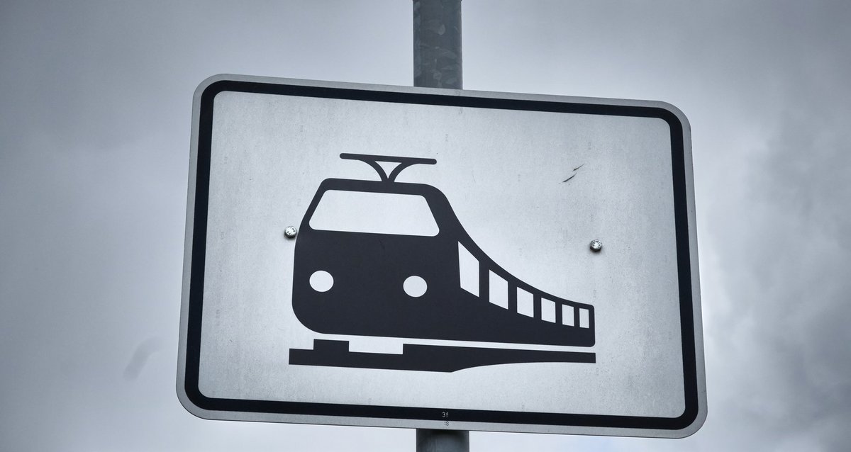 Das Neun-Euro-Ticket: gute Idee. Die Umsetzung wird aber nicht klappen. Fotos: Joachim E. Röttgers Das Neun-Euro-Ticket: gute Idee. Die Umsetzung wird aber nicht klappen. Fotos: Joachim E. Röttgers