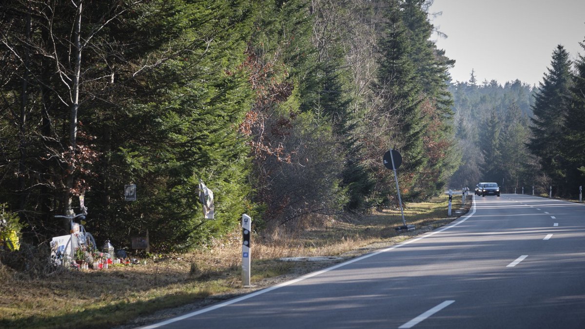 Die Landstraße L574 gehört wieder den Autos.
