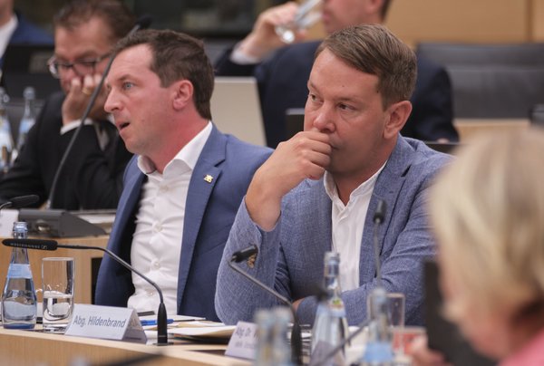 Sascha Binder, links, Obmann der SPD im Ausschuss, und Oliver Hildenbrand, Obmann der Grünen.  Sascha Binder, links, Obmann der SPD im Ausschuss, und Oliver Hildenbrand, Obmann der Grünen.