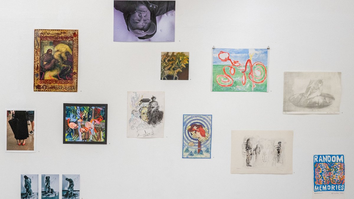 Auffällig ist die große Vielfalt der Themen, Techniken und Stile. Foto: Jens Volle