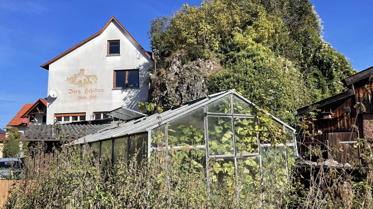 Verlassen steht es da: Haus auf dem ehemaligen Gelände der Burg Schiltau in Sigmaringen-Jungnau. Schauplatz eines Konflikts mit der Staatsgewalt. Foto: Kontext