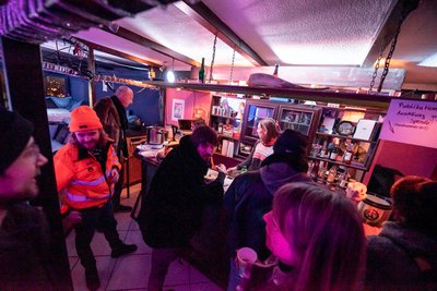 Die Citizen-Kane-Bar im Wohnzimmer.