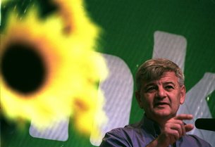 Wie machthungrig war Joschka Fischer 2002