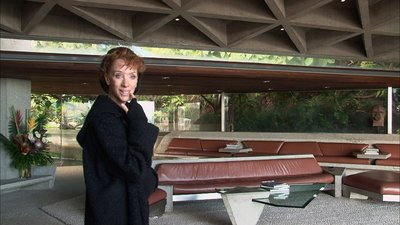 Berg besichtigt das Lautner-Haus in Los Angeles.