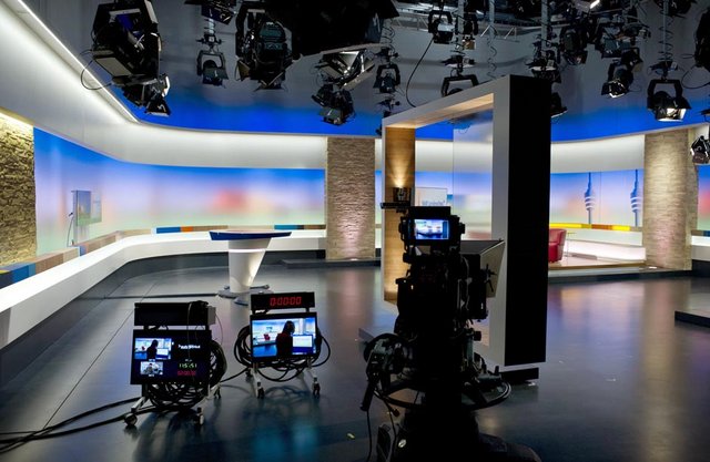 Ganz viel Technik: SWR-Studio. Foto: SWR