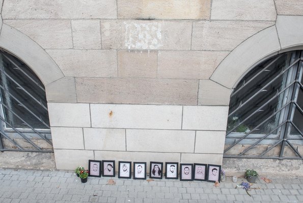 Die Rathausfassade am 25. März 2021. Fotos: Jens Volle Die Rathausfassade am 25. März 2021. Fotos: Jens Volle