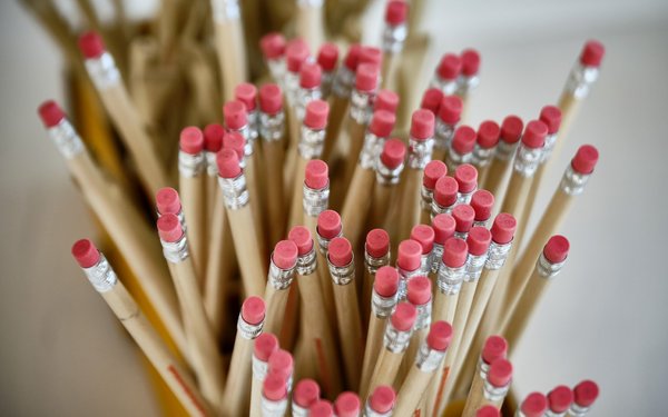 "Was vermisst du hier?" Stifte, um das aufzuschreiben, hat's genug.