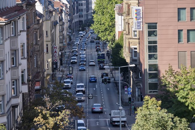 Die Hauptstätter Straße ist eine Schlucht. Die Hauptstätter Straße ist eine Schlucht.