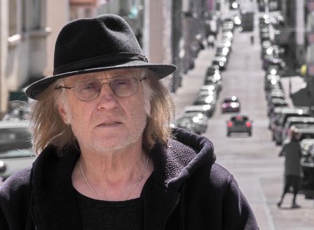 Stadtspaziergänger Joe Bauer hat schon sehr früh für Kontext geschrieben, seit Ausgabe 471 (8. April 2020) regelmäßig in seiner Kolumne "Auf der Straße". Stadtspaziergänger Joe Bauer hat schon sehr früh für Kontext geschrieben, seit Ausgabe 471 (8. April 2020) regelmäßig in seiner Kolumne "Auf der Straße".