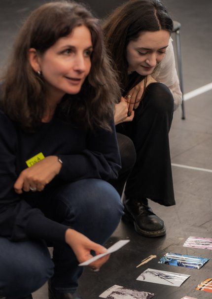 Tina Schüler (links) bei einem Workshop von "Kultur ohne Grenzen". Foto: Natalie Popova